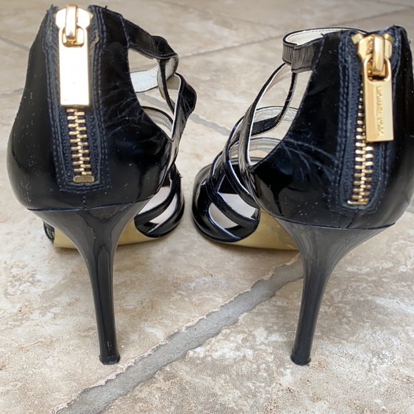 Michaels Kors Strappy Sandal - Picture 4 of 7